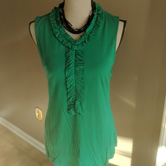 kristen davis Tops - Green ruffled tank